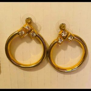 Beautiful gold hoops with crystals earrings.